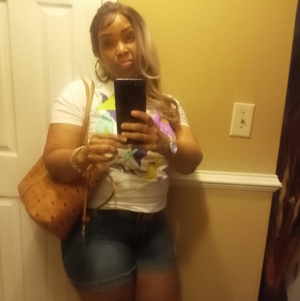 Meet your Posher, Nakia